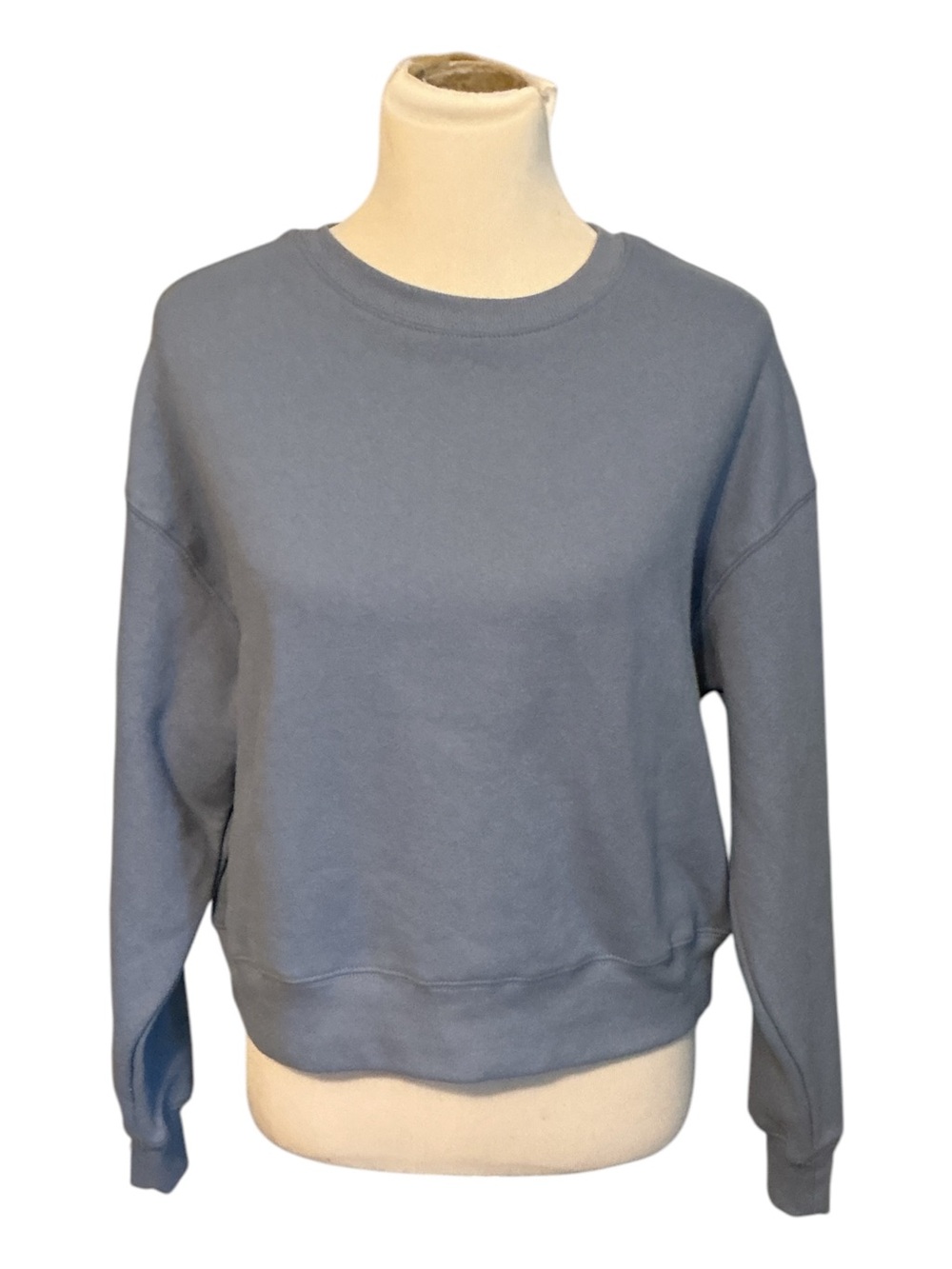 Casual Crewneck Pullover Sweatshirt in Dusty Blue